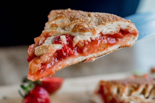 Strawberry Rhubarb Galette: A Rustic, No Fuss Dessert That Steals the Show